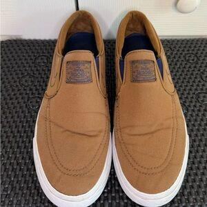 Nike Men’s Tan Canvas Sneakers with White Soles:  Stefan Janoski size 8